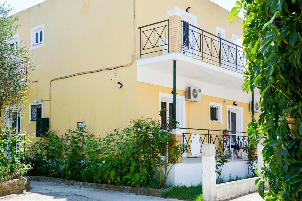 קאבוס Loula Apartments מראה חיצוני תמונה