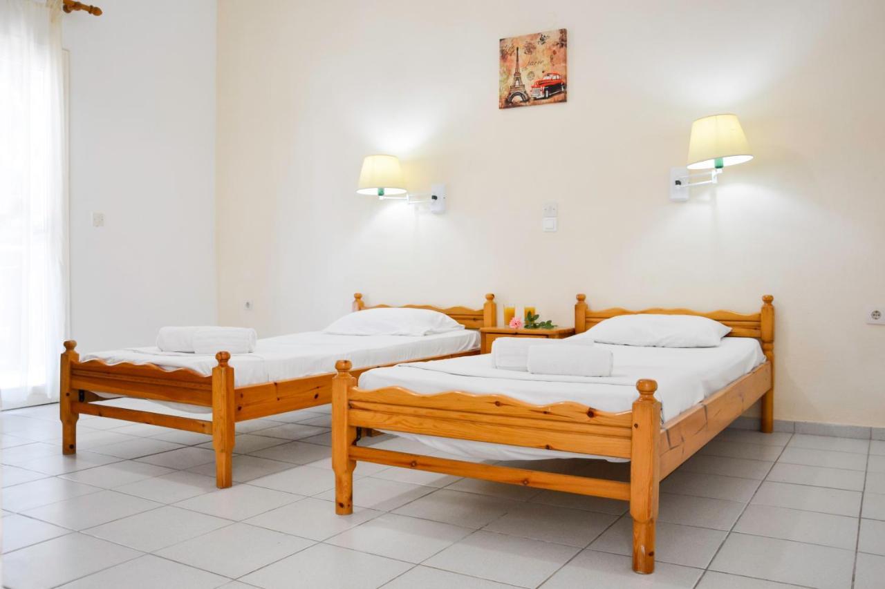 קאבוס Loula Apartments מראה חיצוני תמונה