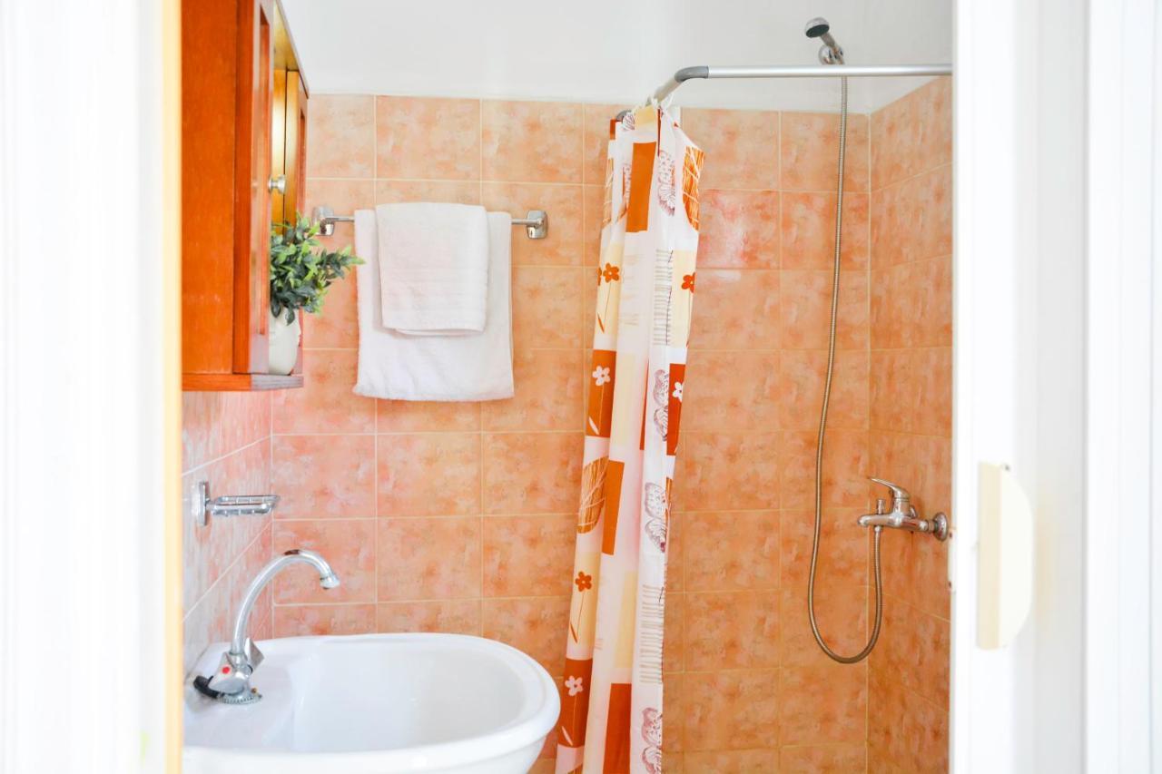 קאבוס Loula Apartments מראה חיצוני תמונה
