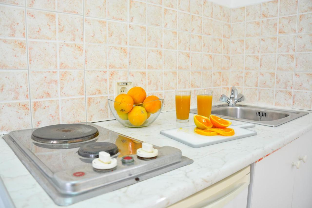 קאבוס Loula Apartments מראה חיצוני תמונה